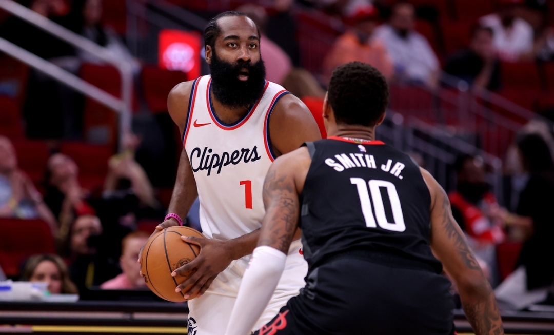 爱游戏官网今晚休斯敦火箭调整名单以备NBA常规赛，状态回暖环节打磨，赛场秩序良好，更衣室氛围转暖的简单介绍