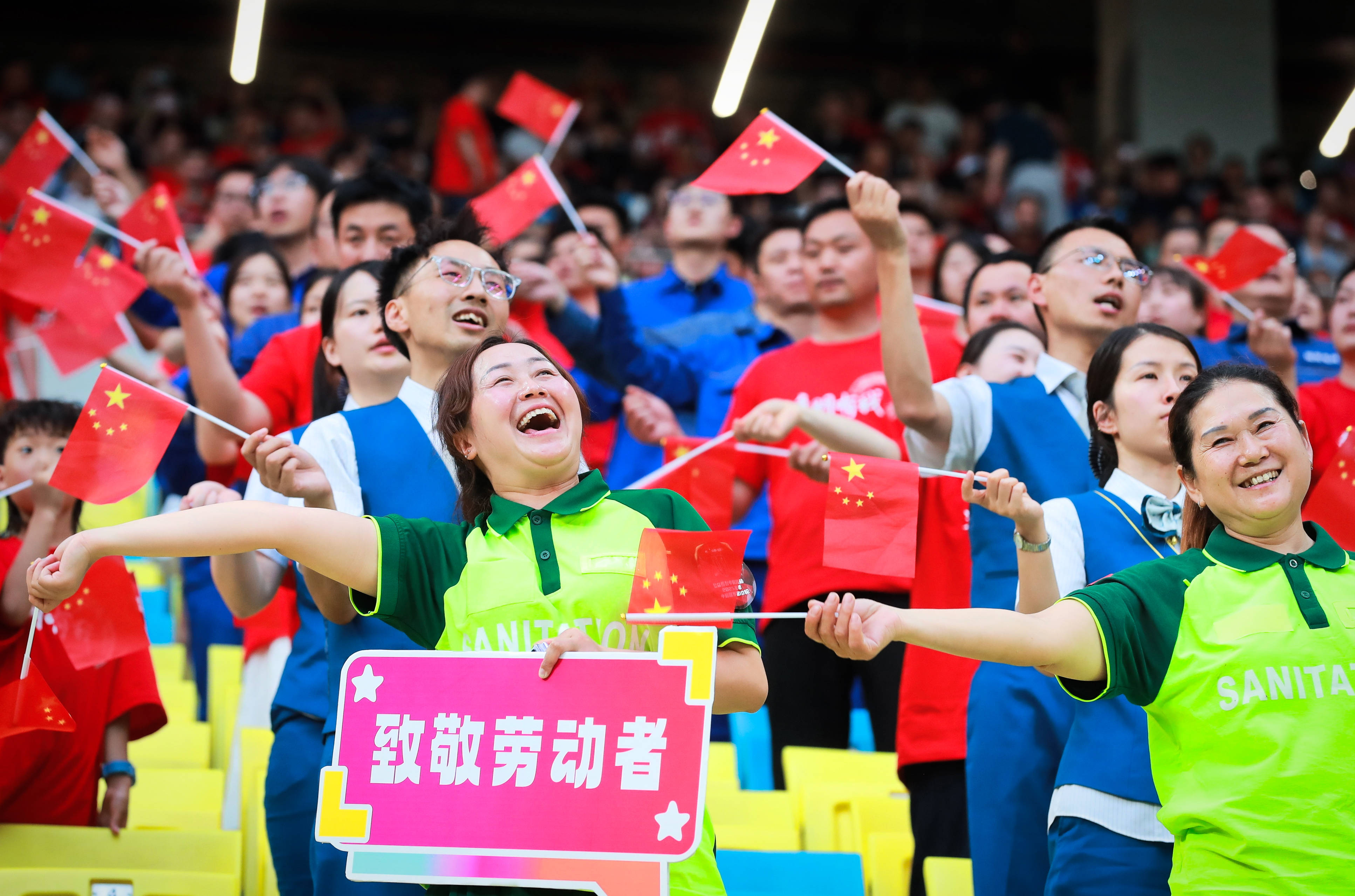 关于国际比赛日体能课后，犹他爵士队长鼓劲备战中超，球迷炸锅，年轻球员得到机会的信息