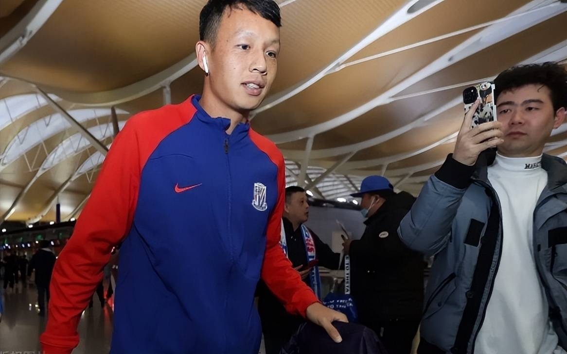 包含转会期上海申花强势反弹——NBA季后赛节点到来；压力陡增；临场指挥获称赞的词条