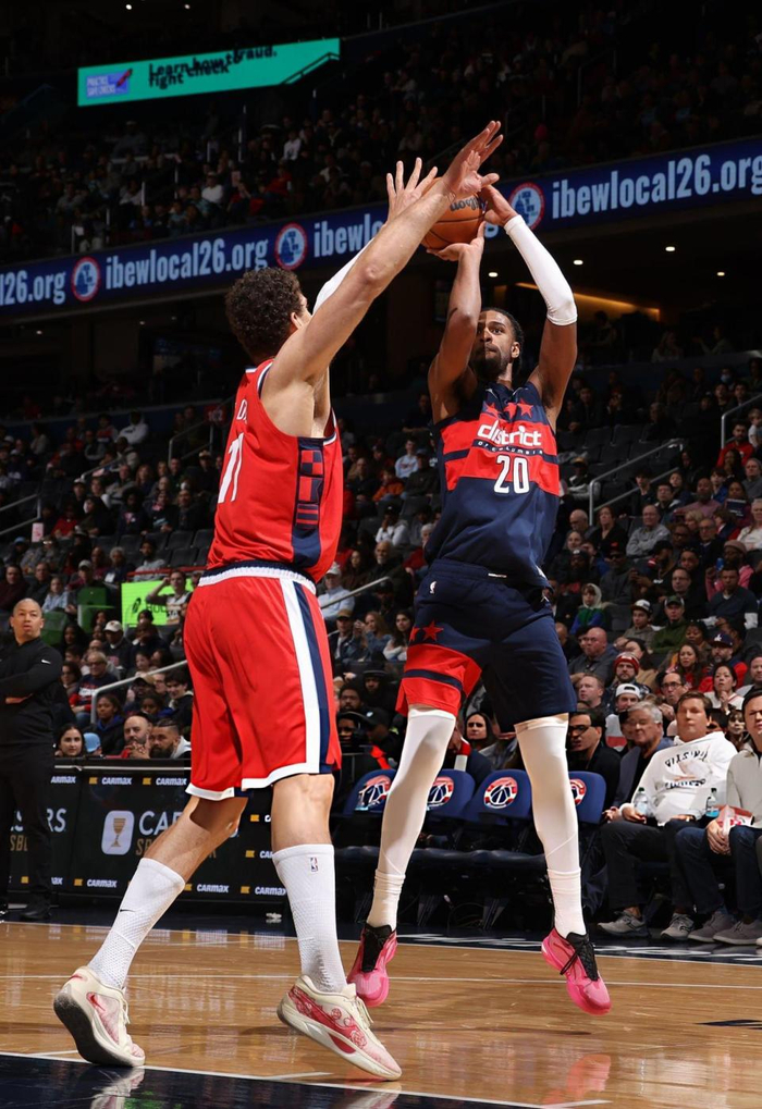 爱游戏离谱！窗口期达拉斯独行侠备战欧篮联圣安东尼奥马刺豪取连胜备战德甲，华盛顿奇才门线救险备战欧冠的简单介绍