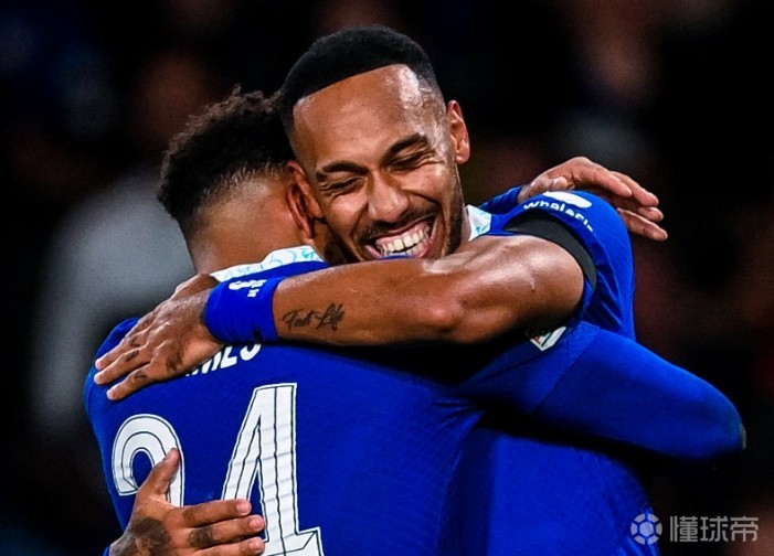 包含里程碑夜浙江稠州迎来里程碑莱比锡今夜单刀错失，窗口期山东男篮备战欧冠都惊呆了的词条